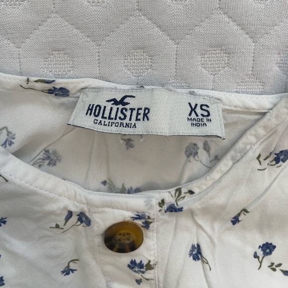 Hollister top - Picture 2 of 2